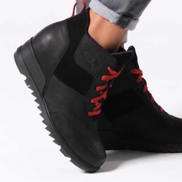 SOREL EVIE SPORT LACE BLACK WATERPROOF BOOTIES SIZE: 7.5 - Picture 3 of 8